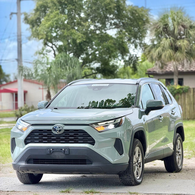 2023 TOYOTA RAV4 XLE