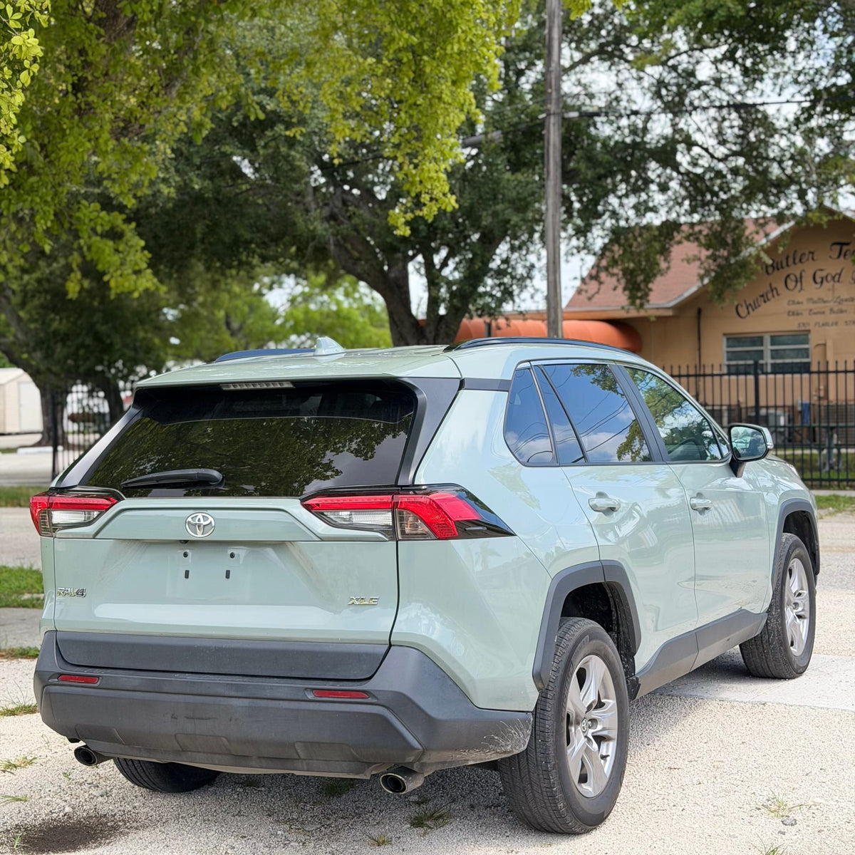 2023 Toyota RAV4 XLE
